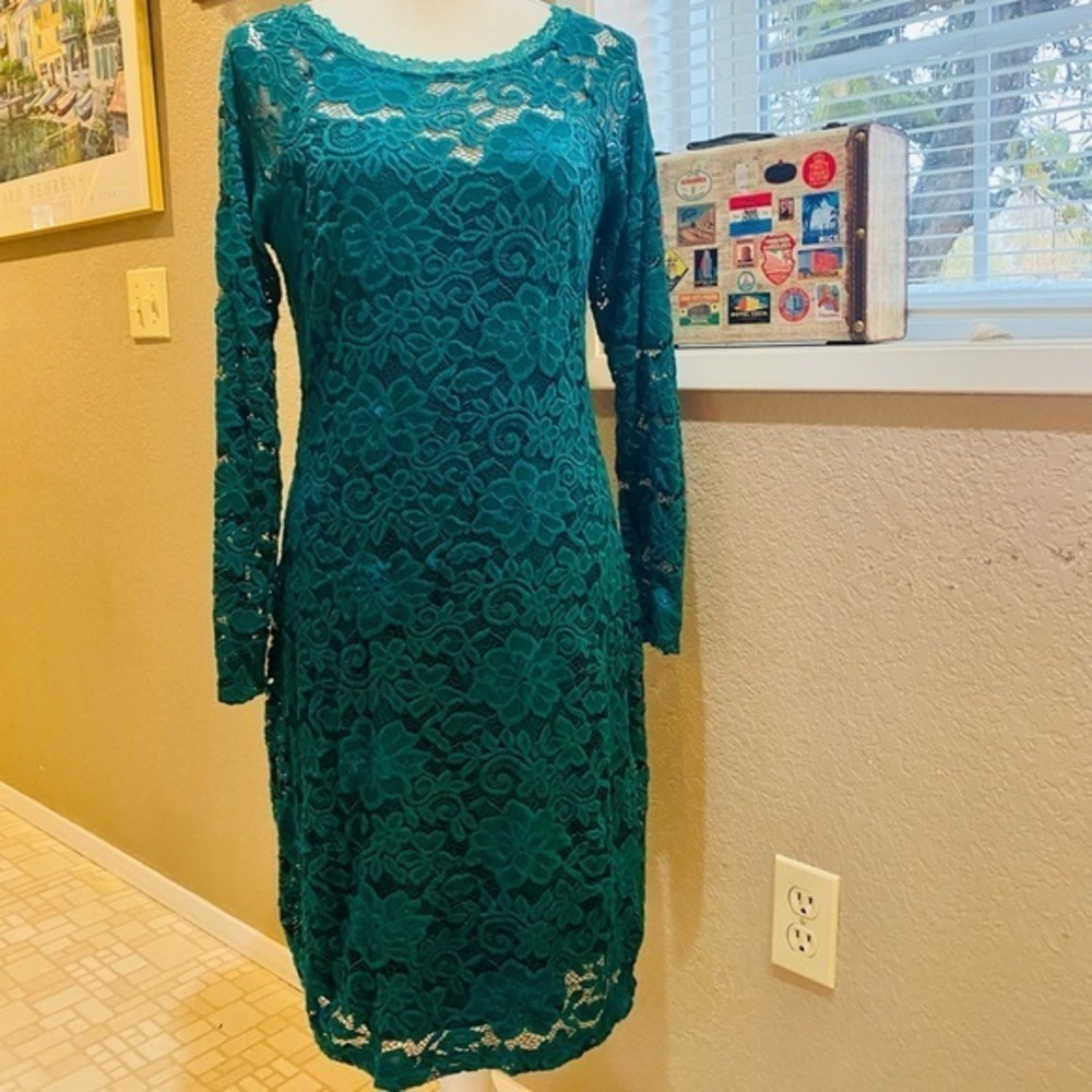 Lily & Lola green lace dress, Sz. M